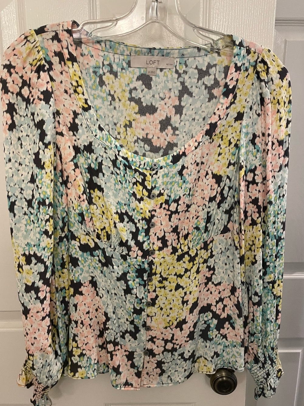 Loft long sleeve colorful scoop neck blouse Sz Small petite, like new